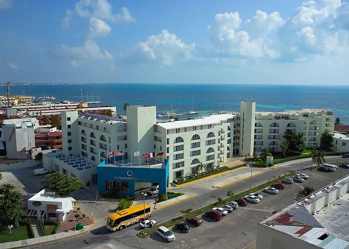 Aquamarina Beach Hotel